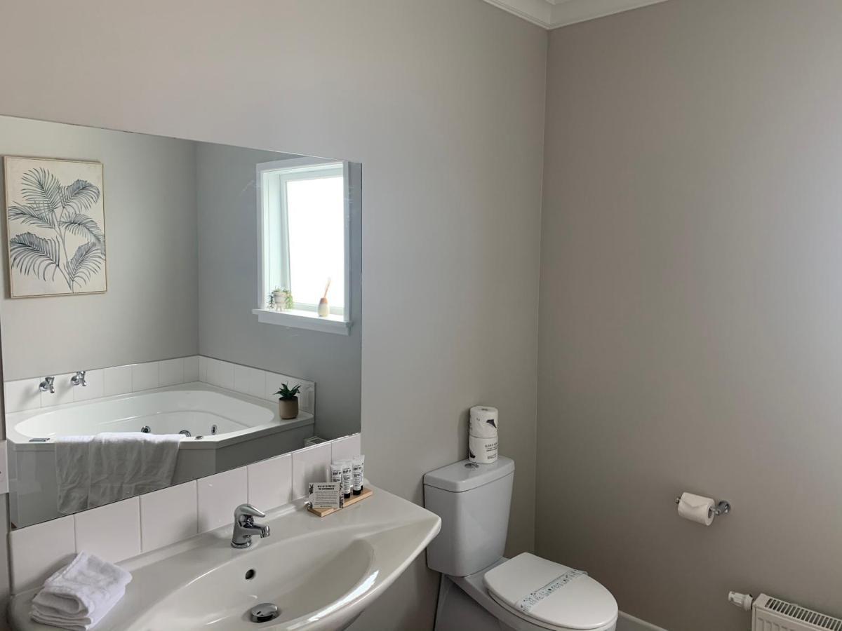 Whare Ma Hotel Invercargill Extérieur photo